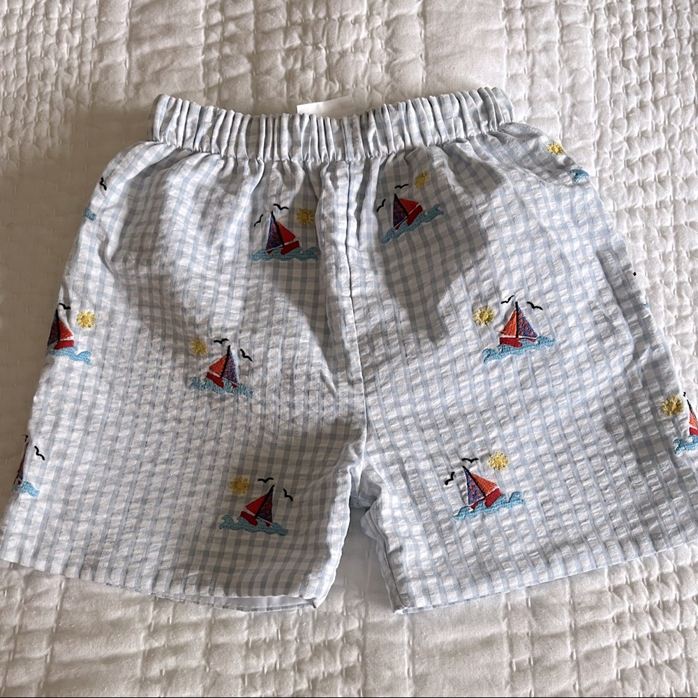 Zuccini seersucker embroidered shorts, size 4T